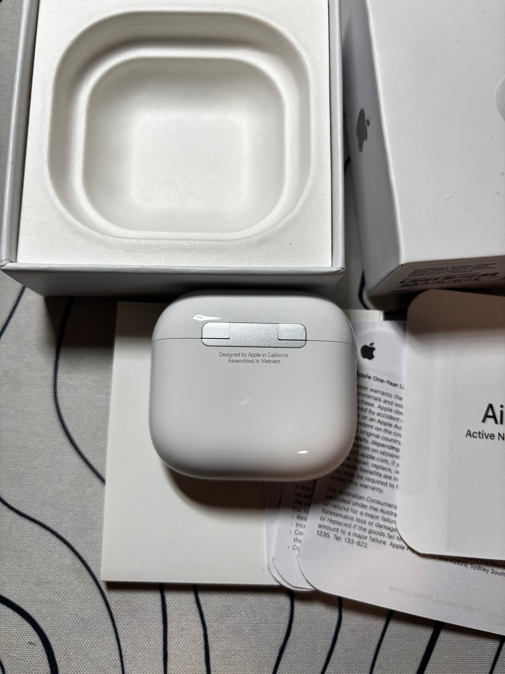 AirPods 4 ANC